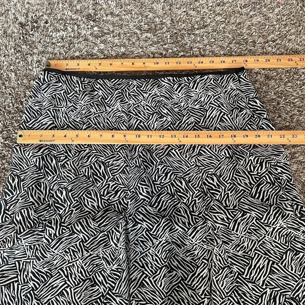 Knee Length Skirt Size 16 Black White Zebra Double Chiffon Flowy Flare Boho Y2K